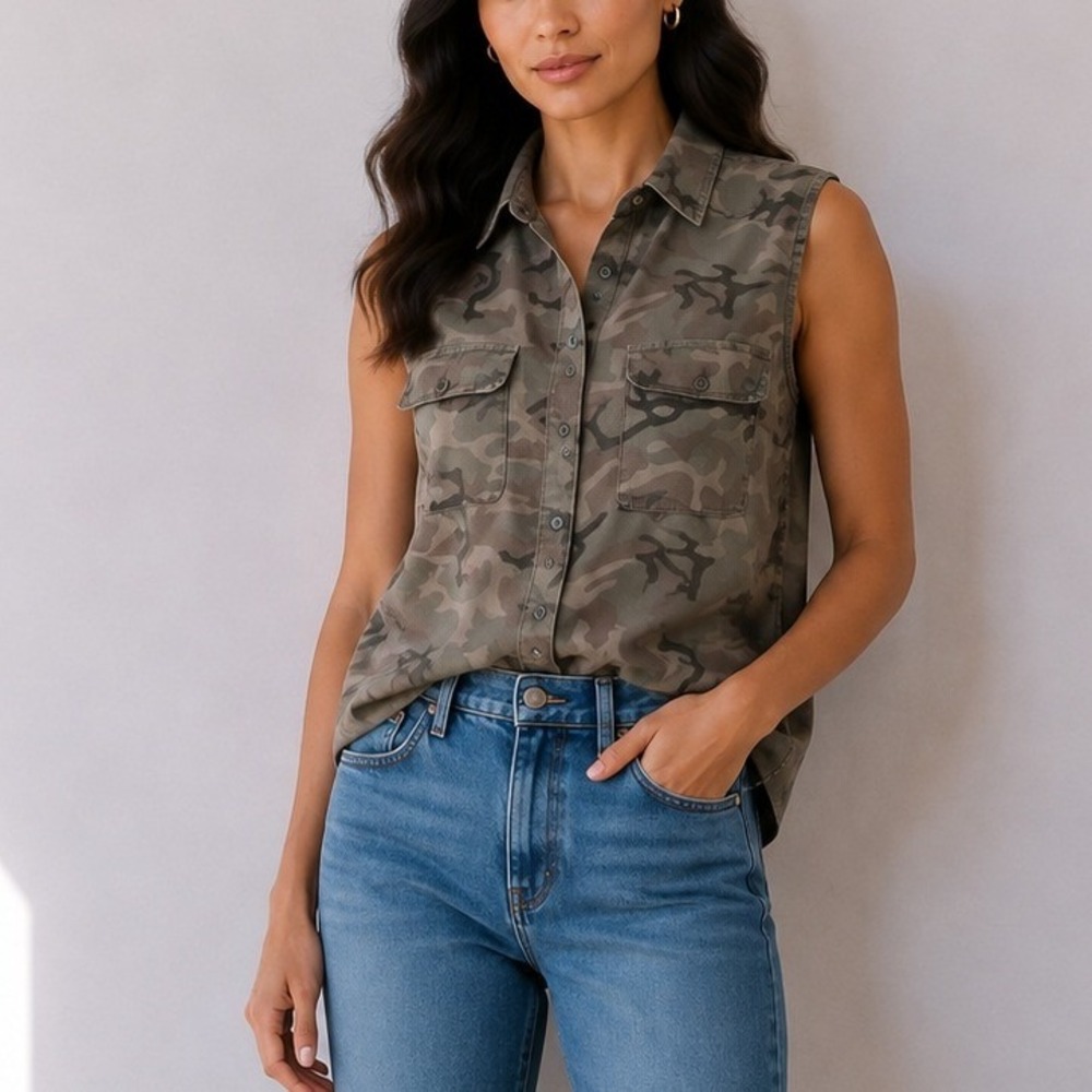 Equipment Femme Silk Camouflage Sleeveless Button Down Shirt Green | Size Small